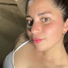 Alguien con quién platicar Tengo 41 años, separada. 😁