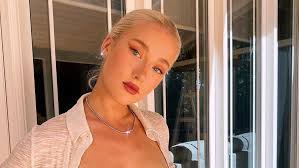 The chilean influencer and singer defends herself against accusations of plagiarism. Vesta Lugg Confirmed Her Relationship With Soccer Player Pablo Galdames