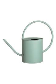 Giesskanne Aus Metall Mattgrun H M Home H M De Kleine Giesskanne Giesskanne Minimalistischer Garten