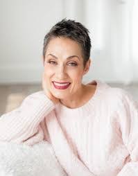 Julie Burgess's Instagram, Twitter & Facebook