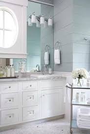 Elements Of A Cape Cod Bathroom Design For A Luxurious Small Bathroom Traditional Bathroom Bathroom Design Bathroom Styling