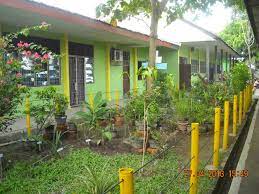 Contoh yang cukup sederhana yaitu menggunakan batuan alam untuk menghias taman. 17 Desain Taman Depan Kelas Background Konstruksi Sipil