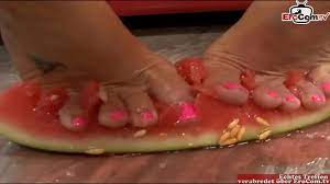 Brunette food fetish Girl play with her feet during sex and gets a foot  cumshot - XVIDEOS.COM