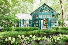 3 Cabanes De Jardin Qui Font Rever Et 6 Conseils Pour Creer La Votre Cabane Jardin Jardin D Hiver Amenagement Cour