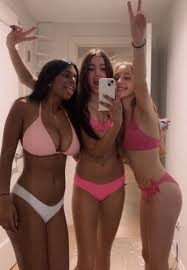 emily sant nude (photos) - Sex Photos