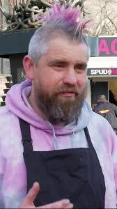 A TikTok star and fast food entrepreneur from Tamworth is to get his  original pitch back after an online campaign which saw more than 110,000  people back his cause.