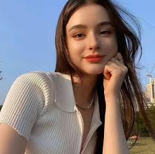 This beautiful purple gradient nail art is perfect for the spooky Halloween  vibes... Love the details and design... 👻💅🕸️ #halloweennailart  #halloween2025countdown #halloweennailsdesign #halloweennails #purplenails  #glitternails #pinterestinspo