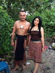 Chacha maembong kekwat tak pakai baju ezuwan ismail sumber : Chacha Maembong Tampil Seksi Dalam Filem Mitos Pemburu Kepala Iban Headhunter