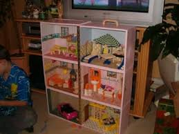 Une Maison De Poupee Maison De Poupee Caisse Bois Caisse A Vin