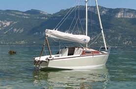 Le Corsaire Croiseur Minimum Soucieux De Realiser Un Corsaire Proche De L Aspect Des Unites Des Annee Construction Navale Yacht Classique Croisiere Voilier