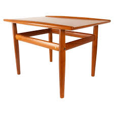 Produzione glostrup, danimarca anni '60. Danish Modern Teak Side Table By Grete Jalk For Glostrup Mobelfabrik 1960s For Sale At 1stdibs
