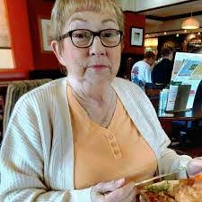 Eileen Allen's Instagram, Twitter & Facebook