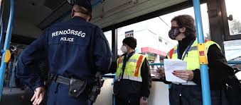 ′guard of order′ or police) is the civil law enforcement agency of hungary. Itthon Megszallnak Ket Budapesti Buszjaratot A Rendorok Hvg Hu