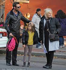 Hugh Jackman Hails Down A Taxi As He Picks His Daughter Ava Up From School With Wife Deborra Lee Furness Daily Mail Online