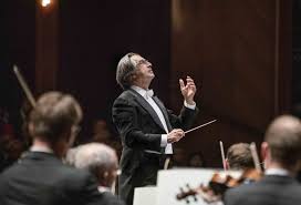 Nachdem er drei jahre um die verheiratete frau geworben hatte, ließ sie sich scheiden. Riccardo Muti Eroffnet Das 31 Ravenna Festival Klassik Begeistert De Klassik Begeistert