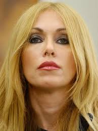 Roberta Bruzzone Biografia Curiosita E Vita Privata Biografieonline Nel 2020 Biografia Criminologia Psicologia Forense