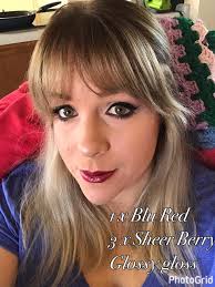 Which colors is assigned to which day at kiss?