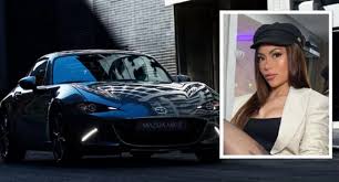 A través de su cuenta oficial de instagram, daneidy barrera rojas, más conocida como epa colombia, dio a conocer que lanzó una nueva línea de keratinas dirigida específicamente para las niñas. Epa Colombia Cuanto Cuesta El Nuevo Carro Que Compro Video