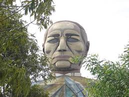 Plaqueta y ya: Ya es el cumpleaños de Benito Juárez y no hemos ido a la  Cabeza de ídem