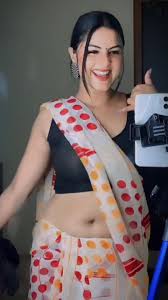 Hot Sexy punjabi girl navel show in red and black saree mp4 snapshot 00 06  046 — Postimages