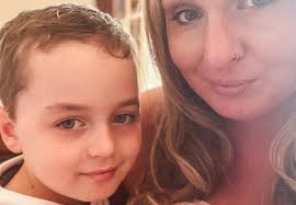 Μητέρα και γιος λένε ότι μπορούν και «μιλάνε» στους νεκρούς