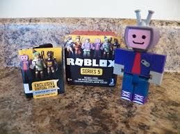 Roblox Celebrity Series 5 Mystery Figure Vee Includes Code Brand New Jazwares Ninos