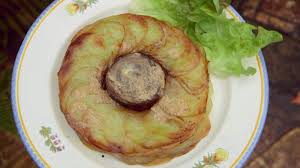Ingredients 1 Kg De Pomme De Terre 100g D Andouille 100g De Beurre Sale 45min Au Four Preparation Astuce C Recettes De Cuisine Recette Pomme De Terre