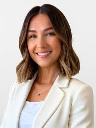 Paula Baskett's Instagram, Twitter & Facebook