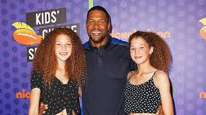 Michael strahan's eldest daughter shows off her nose piercing & bright pink makeup in new pics november 25, 2020 | by stephen thompson television host and retired new york giants player. Michael Strahan S Ex Wife Jean Muggli Wants Increase In 18k Monthly Child Support