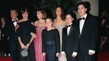 Dustin Hoffman's Kids: Meet the Oscar Winner's 6 Children | Closer ...