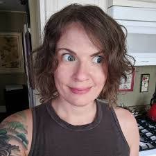 Sarah Galos's Instagram, Twitter & Facebook