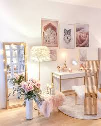 Tamara No Instagram No Suelo Dar Opiniones Personales En Esta Red Social Me Limito A In 2020 Pink Living Room Decor Home Living Room Wall Decor Living Room