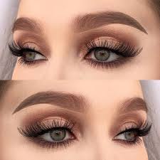 8 Versatile Eye Makeup Looks For This Festive!!