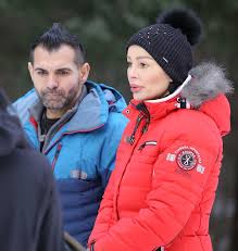 Trailers, photos, screenshots, screencaps, wallpapers, comments, tv rating. Se NaÈte O IdilÄ In FermÄ ToÈi ConcurenÈii Din FermÄ Sunt Cu Ochii Pe Brigitte Èi Florin PastramÄ Radar De Media
