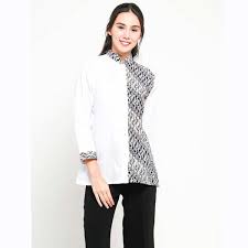 Sebagaimana yang diketahui bahwa model pakaian itu ada banyak sekali. 25 Model Baju Batik Kantor Wanita 2021 Modern Casual Elegan
