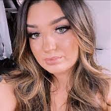 Mackenzie Hodges's Instagram, Twitter & Facebook