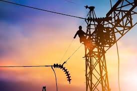 How much does a lineman make in california? How Much Does Electrical Lineman Make