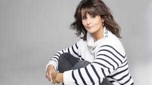 Maybe you would like to learn more about one of these? Avec Les Temps Changent Faustine Bollaert Va Faire Renaitre Ca Se Discute