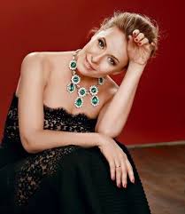 Отец юрий викторович маляшенко — металлург; Zvezda Kvartala 95 Elena Kravec Zhdet Vtorogo Rebenka Foto