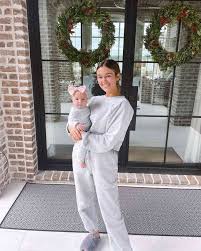 Sadie Robertson Shares Video of Daughter Honey Taking Her First Steps HD phone wallpaper