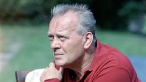 Radovan vávra píše o tom, jak trochu můžeme a trochu nemůžeme za nedostatek bytů. Karel Hoger Photos News And Videos Trivia And Quotes Famousfix