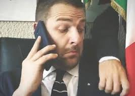 Esageriamo con questa manina", Palumbo (FI) ironizza su Di Maio