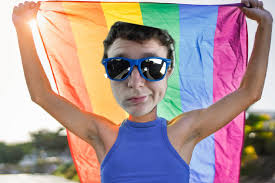 Austin Lee Binning out of the closet.