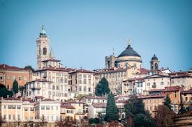 The milan bergamo airport is located 5km from the city of bergamo in the municipal territory of orio al serio. Bergamo Mailands Kleine Schwester Travellingcarola