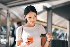 A Quick Guide to Responsible Credit Card Use for Young Filipino Adults