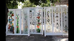 Kalau untuk jendela rumah agar aman dari maling, tekanan angin yang kencang, guncangan serta tingkat. Model Kaca Patri Jendela Dari Produsen Terkemuka Gudang Art Design