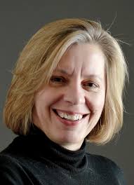 Evelyn Neumann's Instagram, Twitter & Facebook