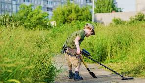 Discrimination control will eliminate iron and most unwanted items. 7 Best Kids Metal Detectors In 2021 Tested And Reviewed By Water Enthusiasts Globo Surf