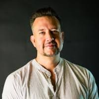 Sarah Clubb's Instagram, Twitter & Facebook