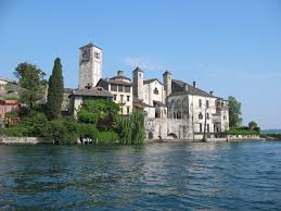 Die uferstrasse nach dem grenzübergang brissago (madonna di ponte). Intra Verbania Cannobio Herburger Reisen